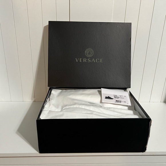 Versace Mens Sneaker - Picture 10 of 10